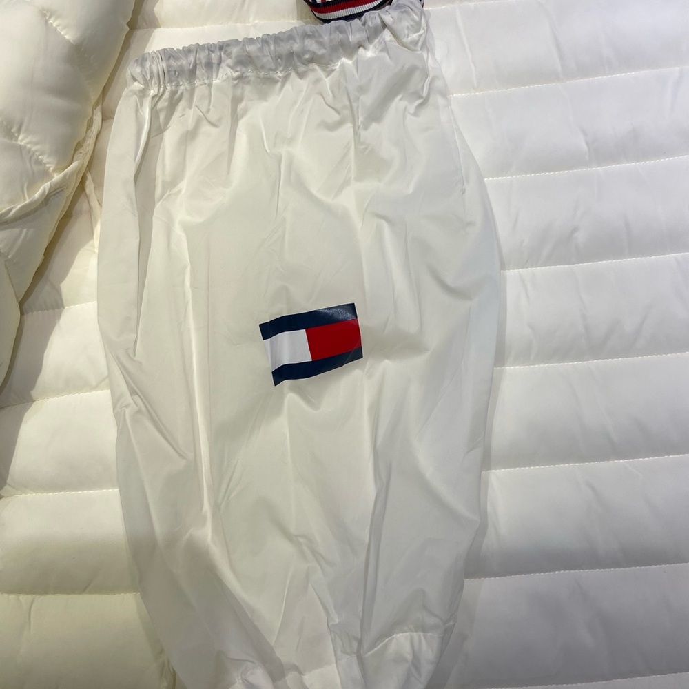 Tommy Hilfiger large light weight spring coat - Picture 6 of 10